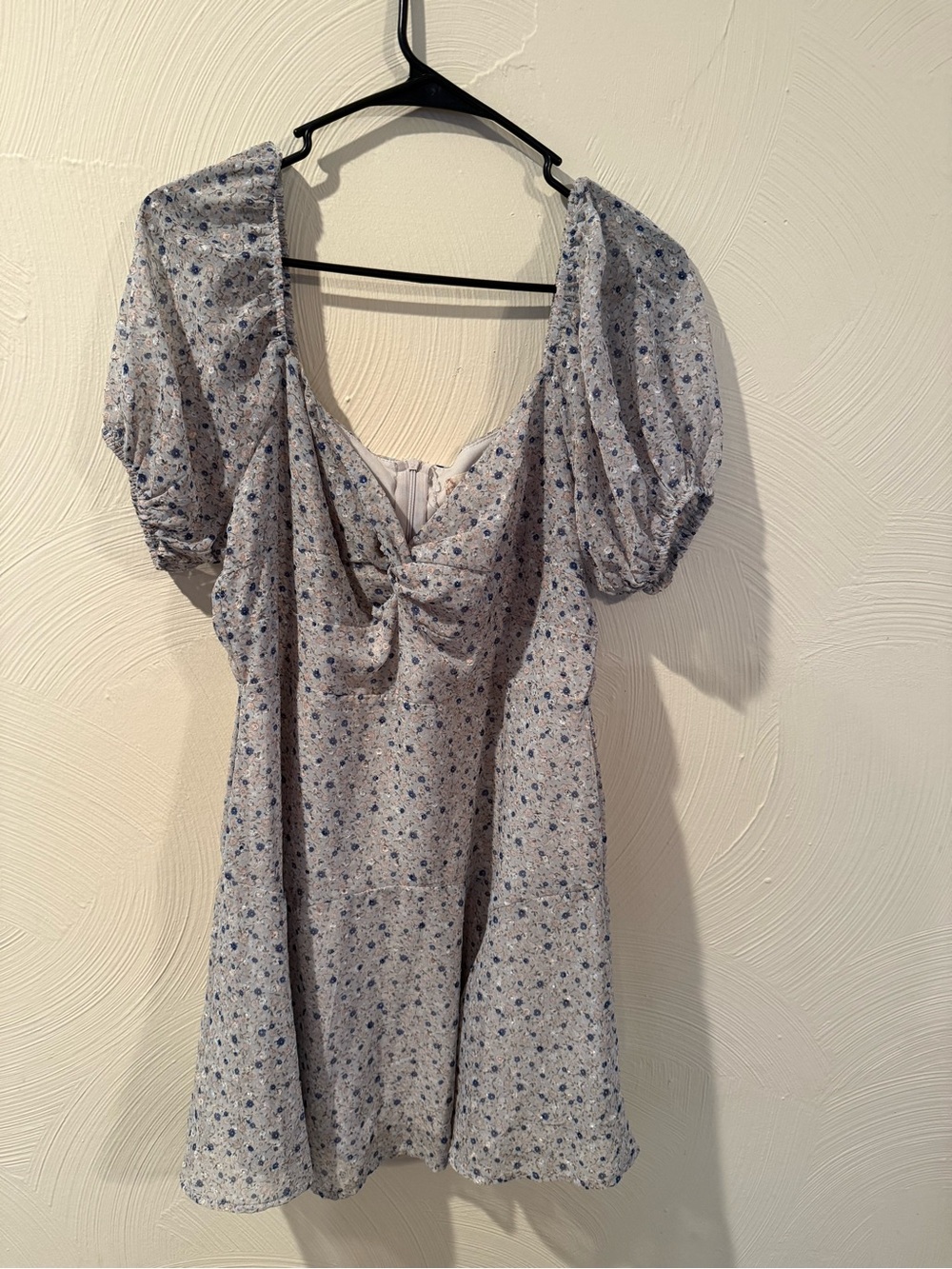 Altar'd State Light Blue Floral Puff-Sleeve Tunic